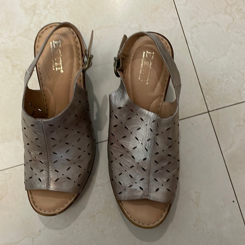Ladies size 8 platform pewter/silver wedges by Born Comfort shoes